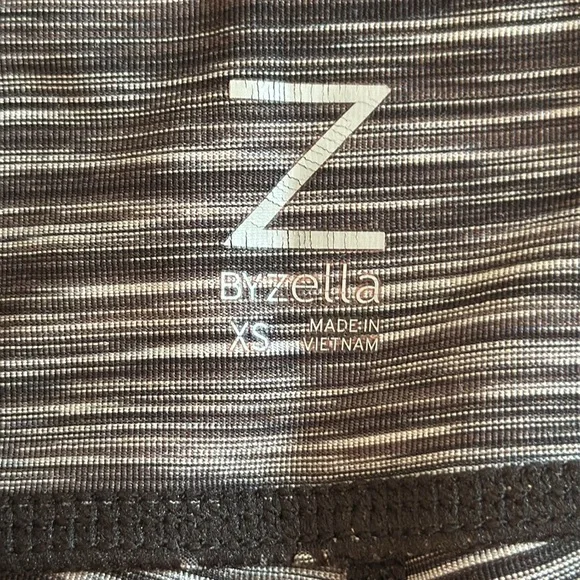 Zella Capris Leggings Pants - Picture 7 of 7